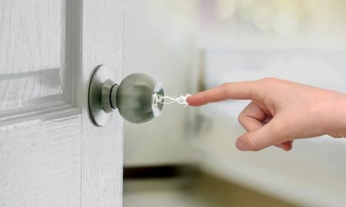 Phóng tĩnh điện (ESD) là gì? Như thế nào được coi là phóng tĩnh điện.